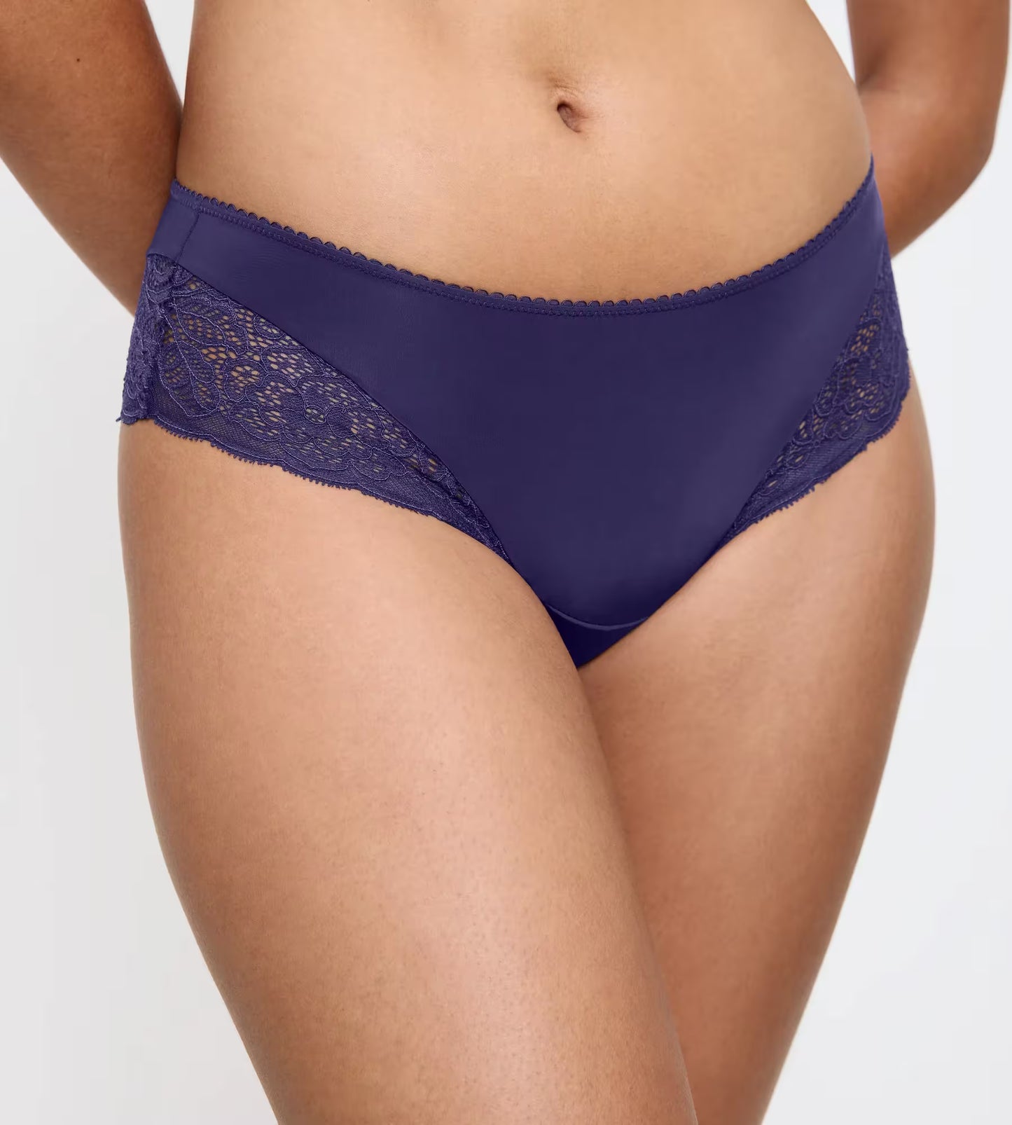 Triumph Amourette Spotlight Hipster