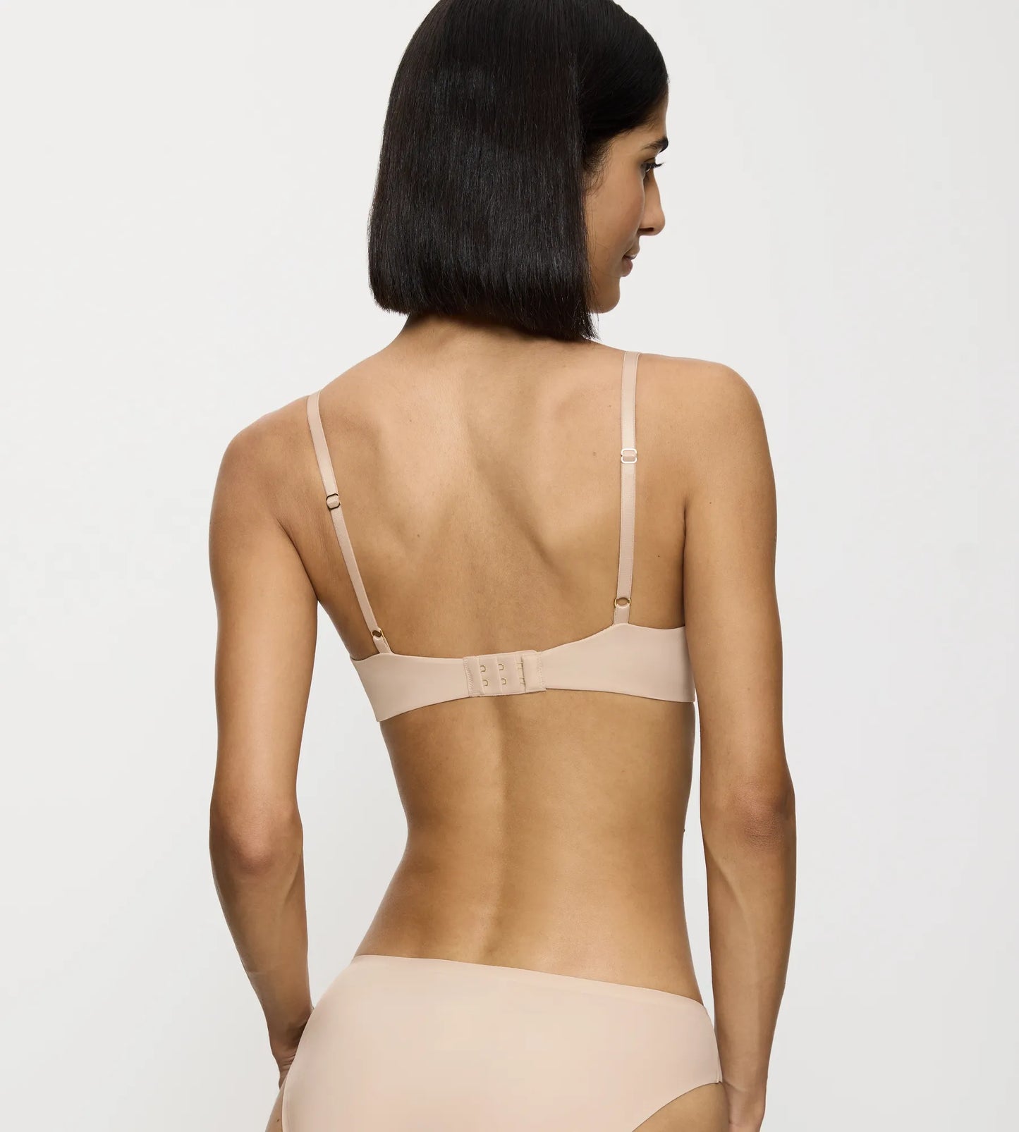 Triumph Body Make-Up Essentials P 01