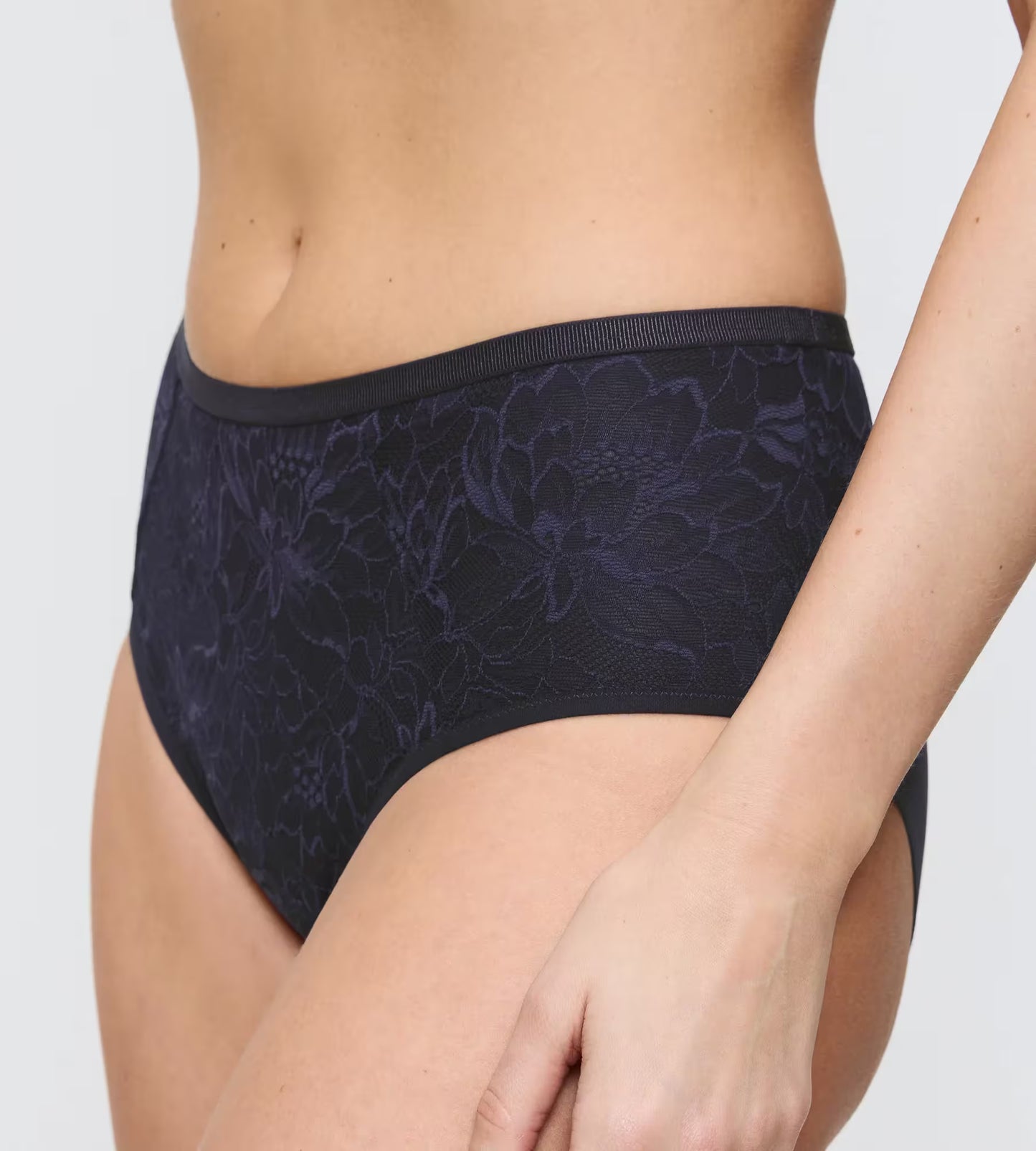 Triumph Amourette Charm T Maxi02