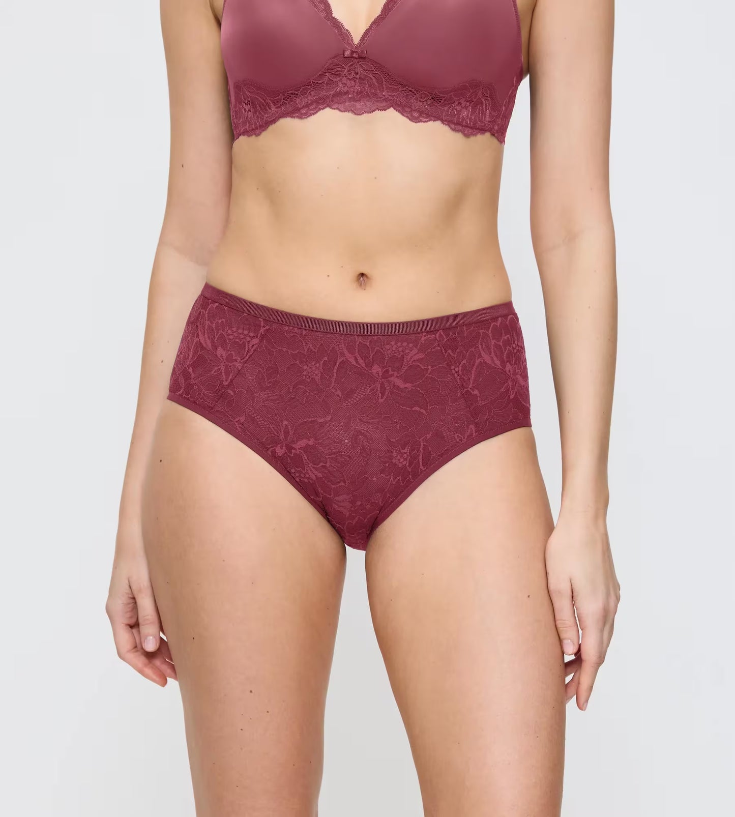 Triumph Amourette Charm T Maxi02