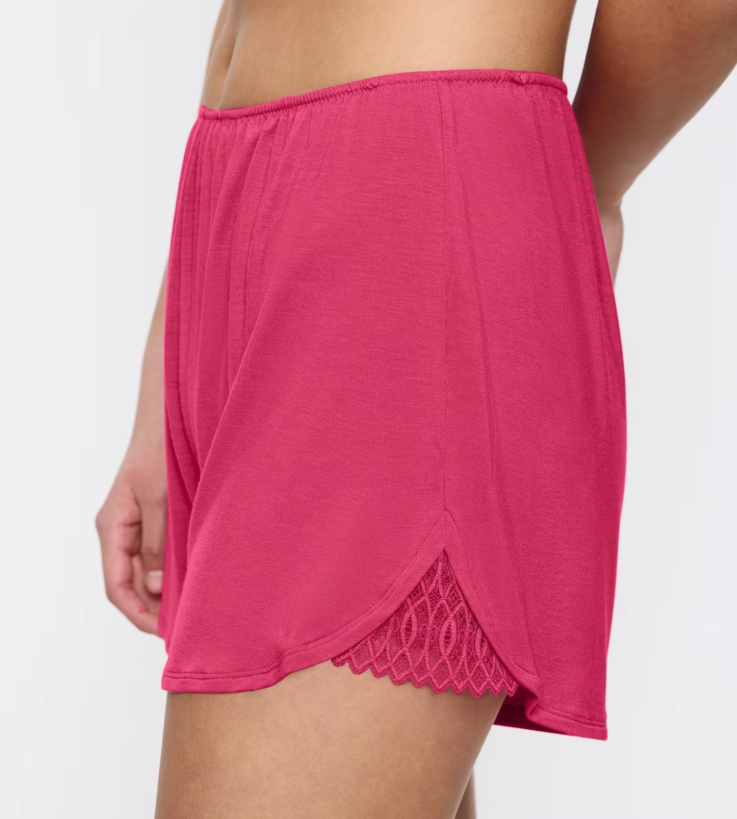 Triumph Aura Spotlight Short