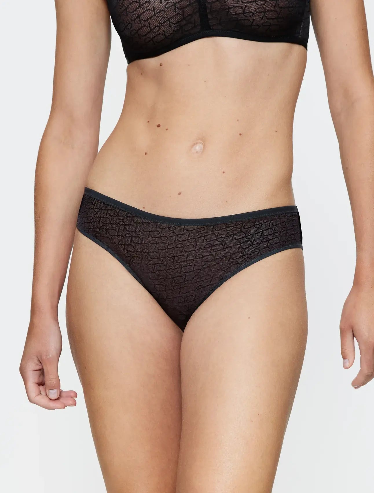 Triumph Signature Sheer Tai