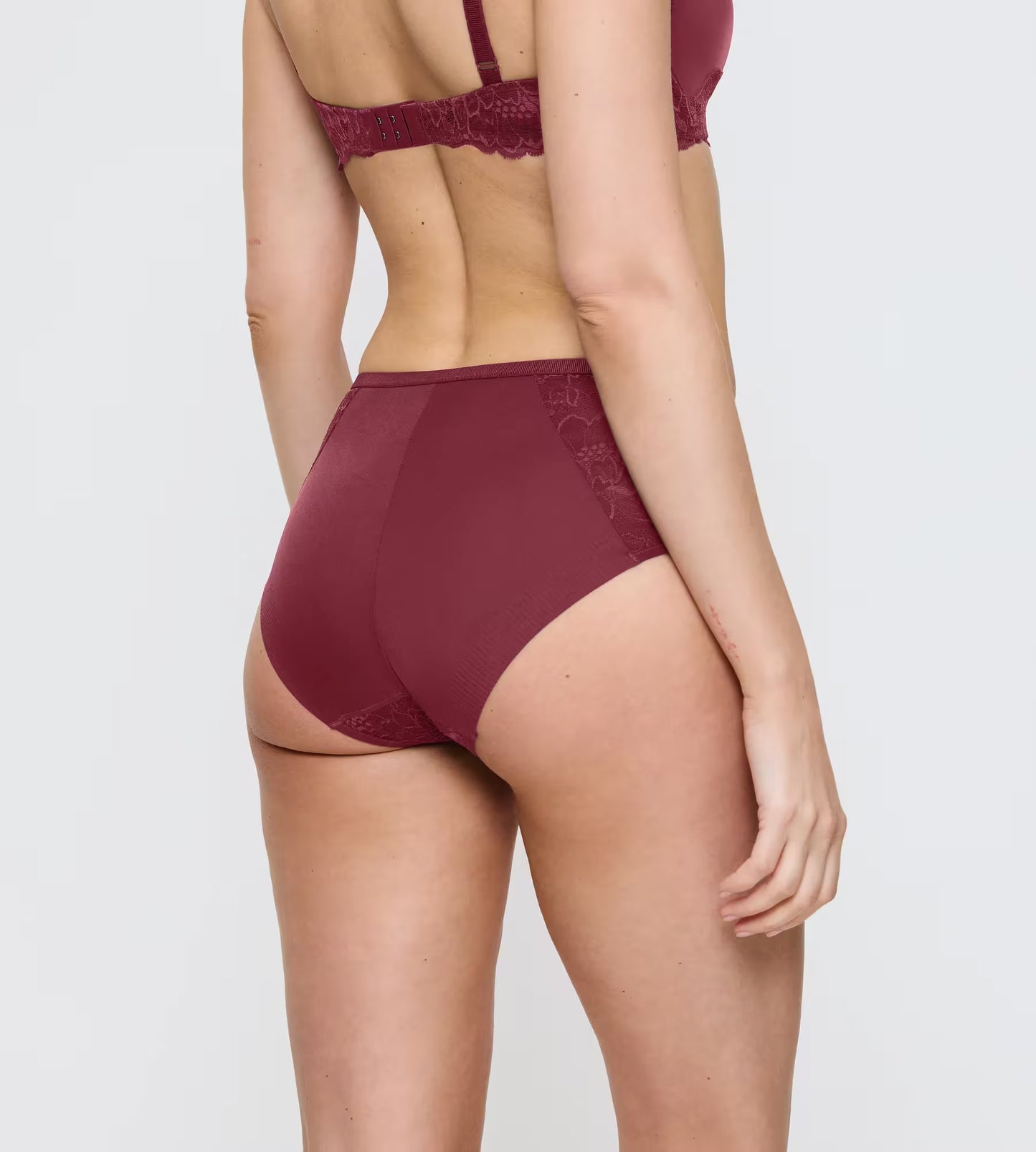 Triumph Amourette Charm T Maxi02