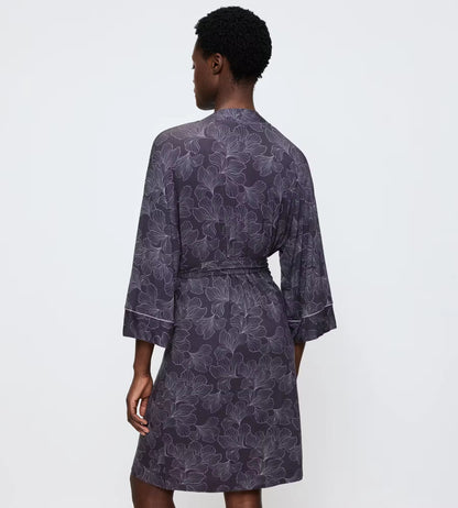 Triumph Aura Spotlight Robe 01