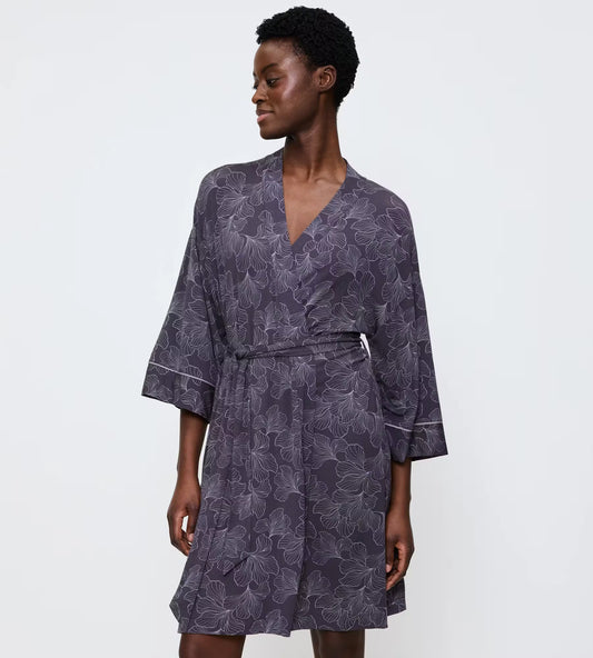 Triumph Aura Spotlight Robe 01
