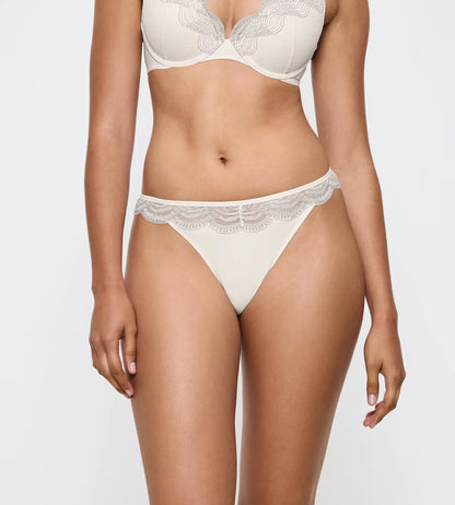 Triumph Comfort Glam String