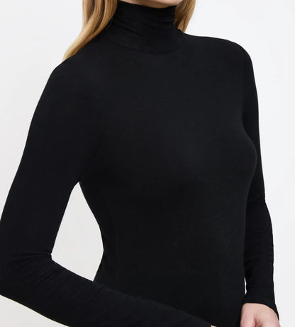 Triumph Beauty Layers Top LSL Turtleneck 04