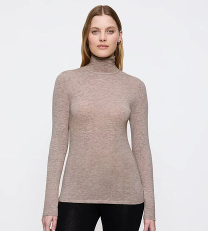Triumph Beauty Layers Top LSL Turtleneck 04